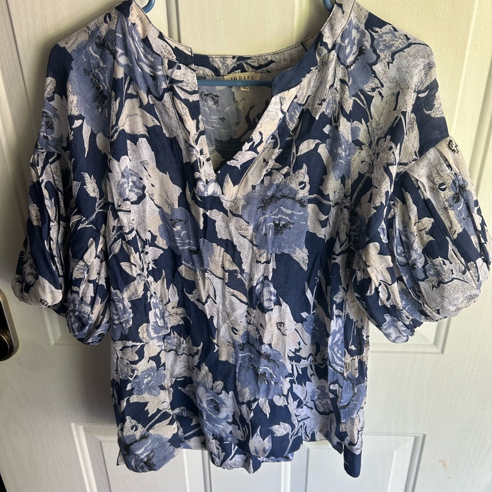 JODIFL Navy and White Floral Blouse